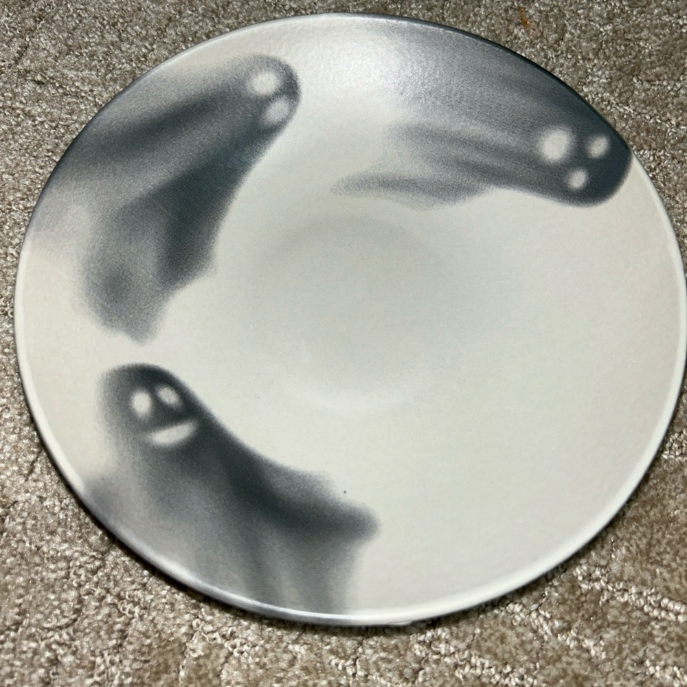 Set of 2 Mesa Brasil Halloween Ghosts Gray / Black Salad / Soup Bowls  8"